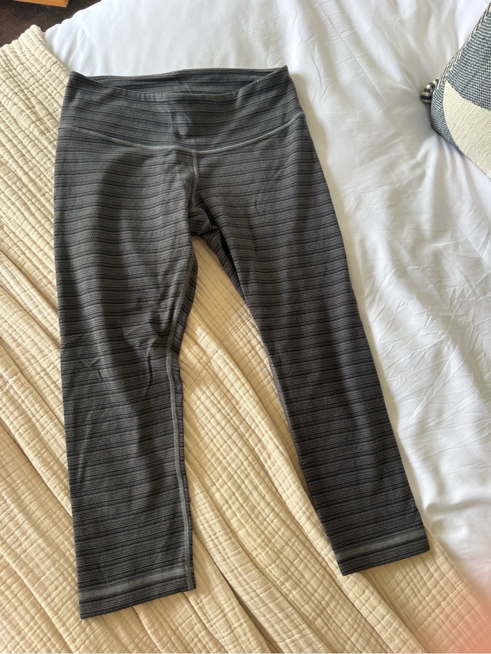 Lululemon Wunder Under Crop II - Grey Stripe - Size 6